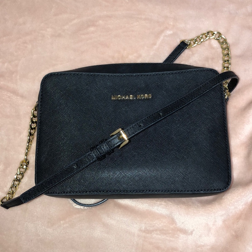 MICHAEL KORS Jet Set Cross Body Bag - BLACK